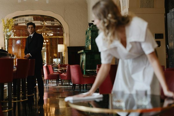 How Can Small Kitchens in the UK Influence Minimalist Lifestyle Choices?